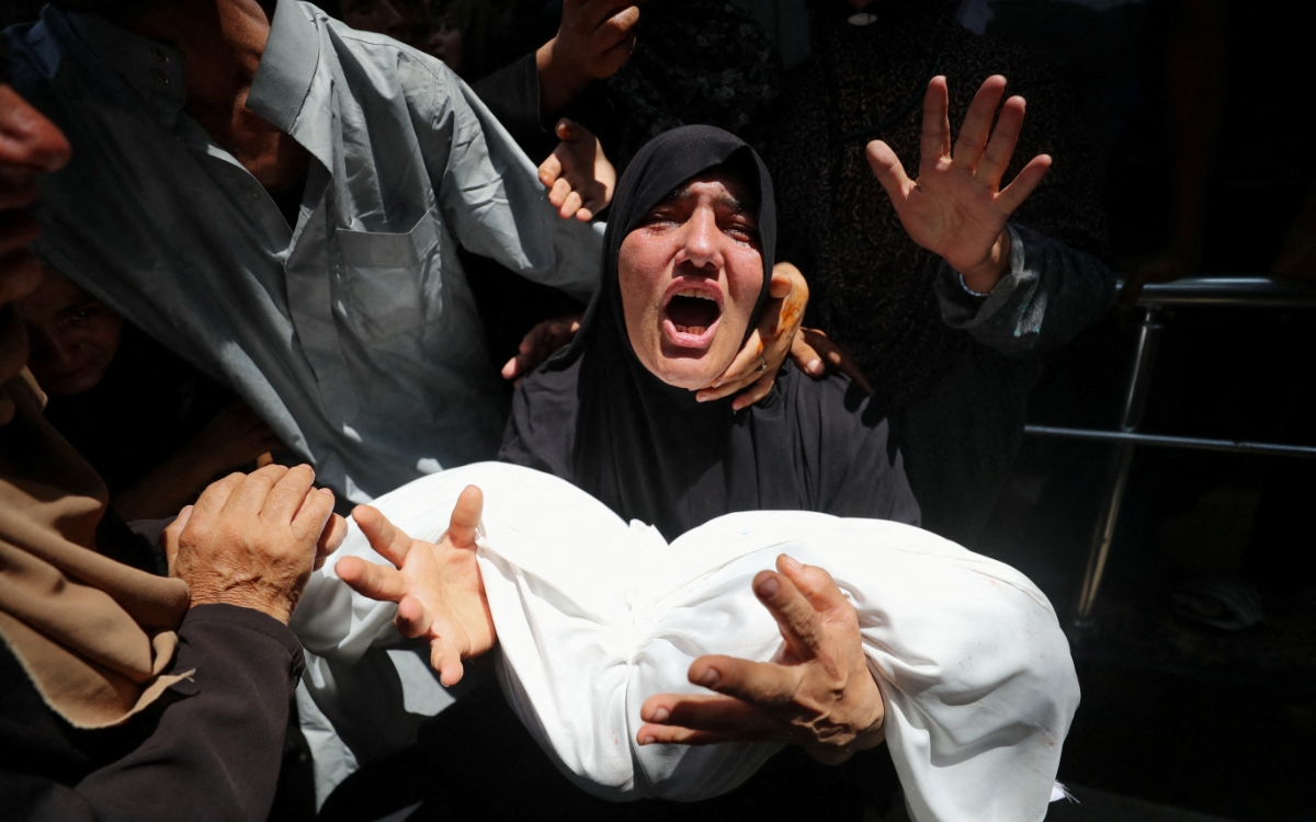 Cadáveres desbordan el Hospital Shifa tras otra masacre de Israel contra civiles que esperaban comida en Gaza