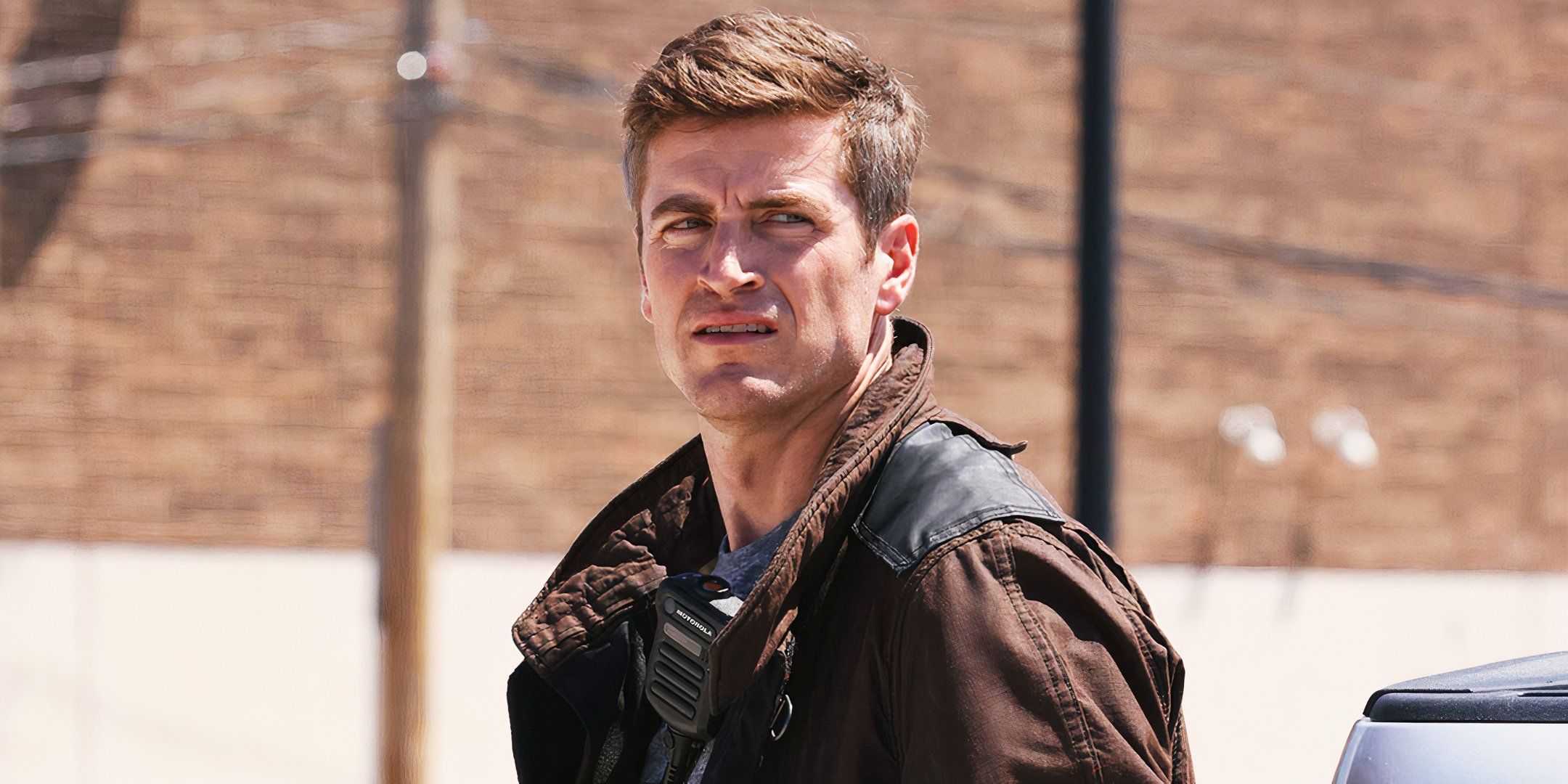 Chicago Fire Star se relaciona en medio de confusión sobre el futuro en el procedimiento de NBC