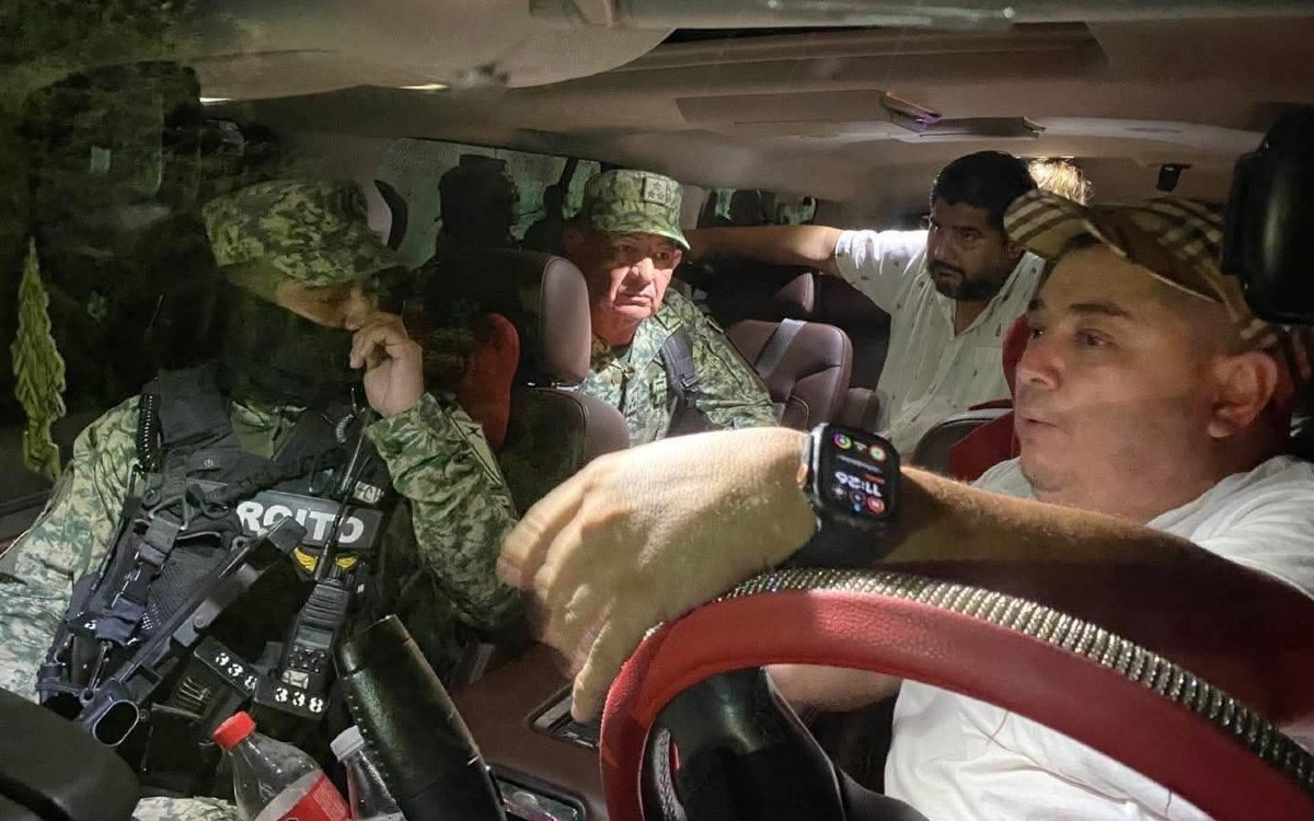 Ciudadano persigue a militares y los obliga a regresar dinero robado en Nuevo Laredo