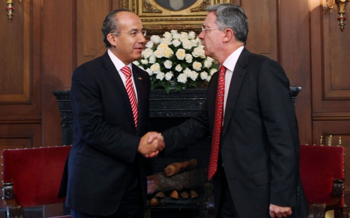 Felipe Calderón se solidariza con expresidente de Colombia, Álvaro Uribe, condenado por fraude procesal y manipulación de testigos