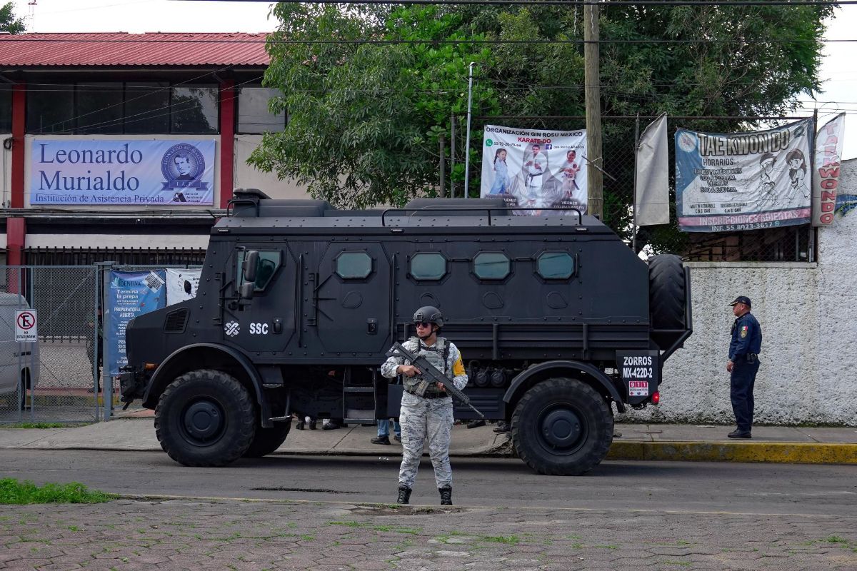 Hombre armado mantiene rehén en centro comunitario anexo a iglesia de la GAM