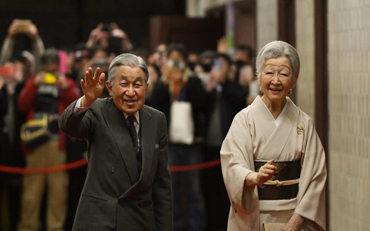 Hospitalizan a Akihito, emperador emérito de Japón