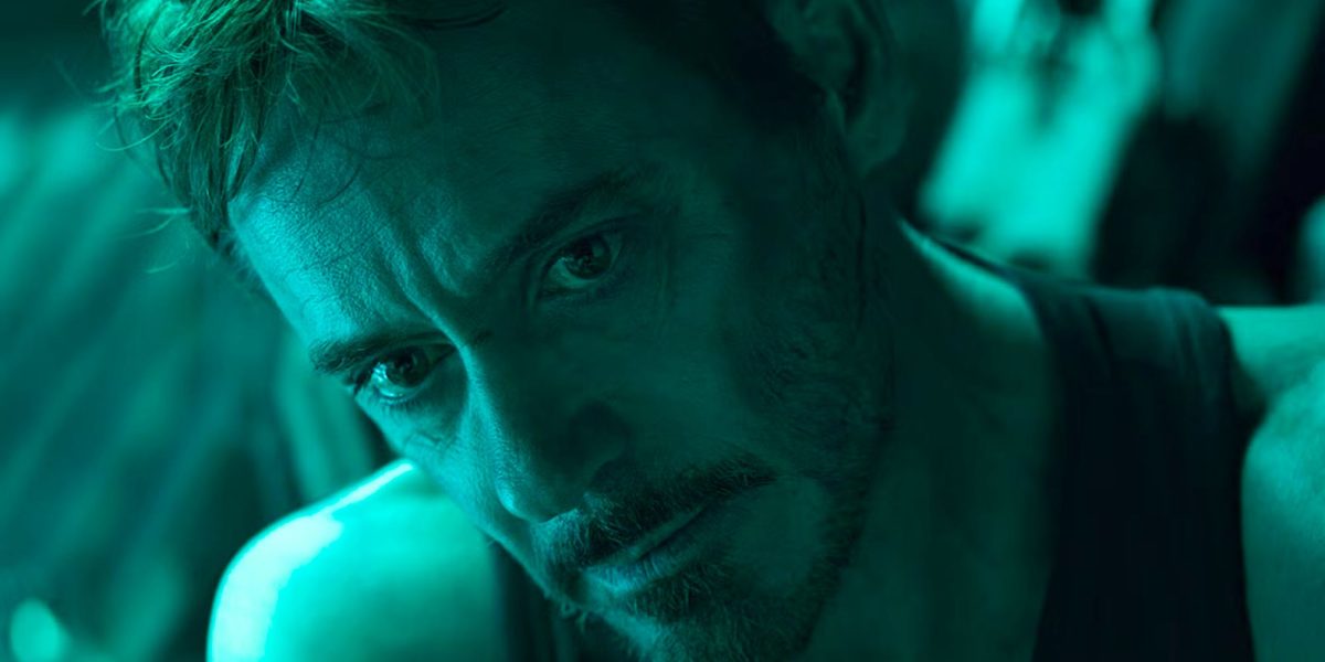 Mi mayor teoría fantástica Fantástica voltea el Doctor Doom de Robert Downey Jr. lanzando en su cabeza (correa)