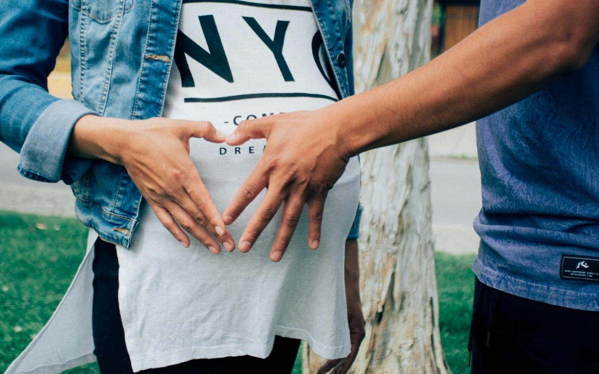 Nuevo revés para Trump: Juez bloquea eliminar nacionalidad por nacimiento