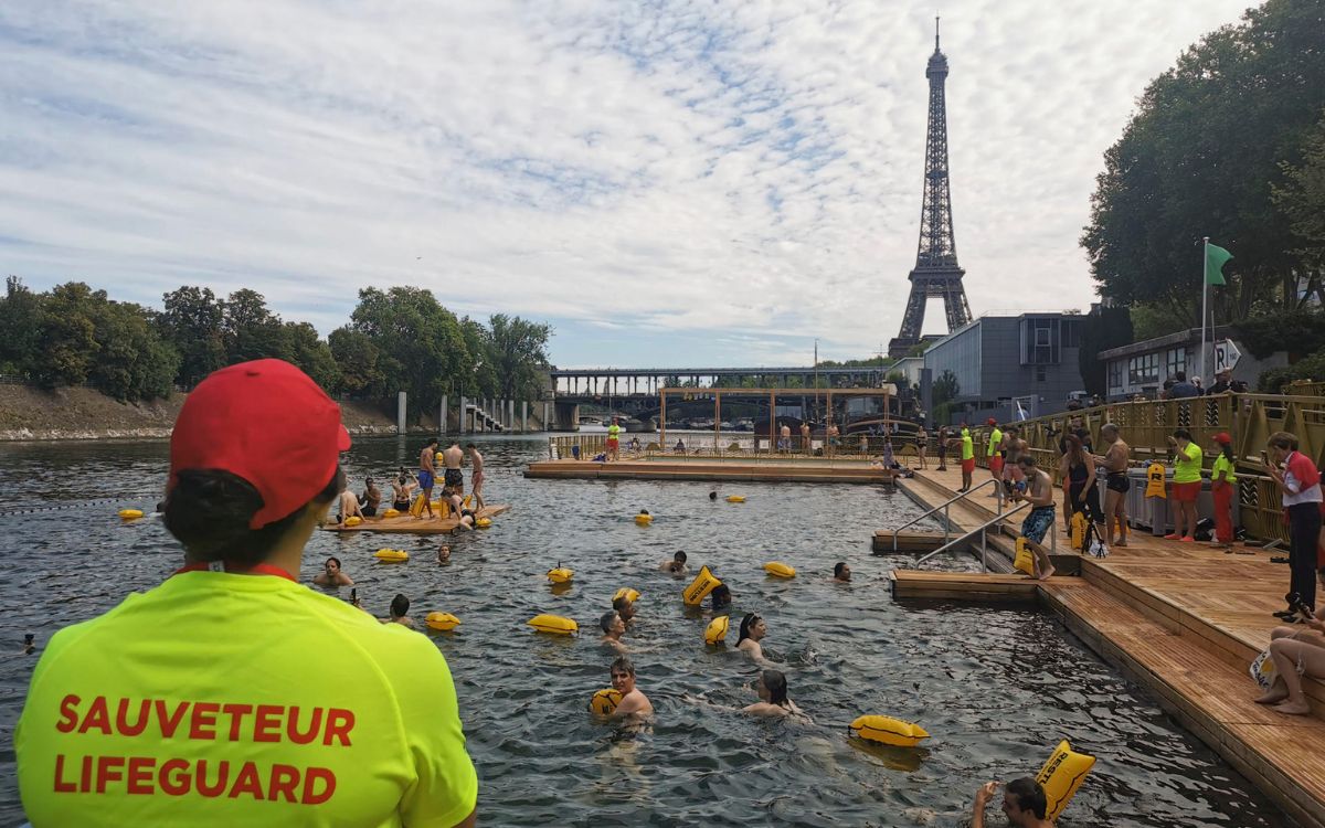 París reabre el río Sena para nado público por primera vez desde 1923