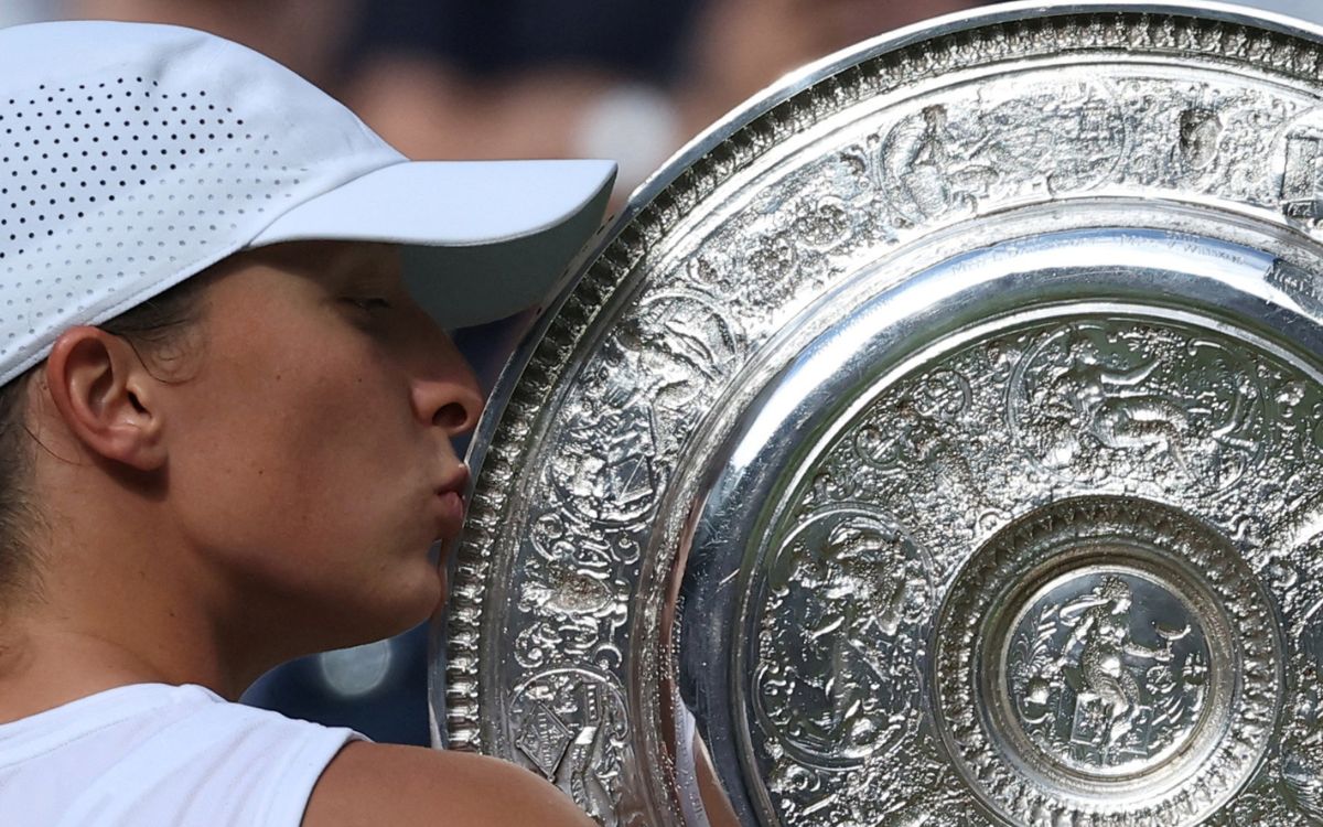 Swiatek despacha a Anisimova en menos de una hora para conquistar Wimbledon