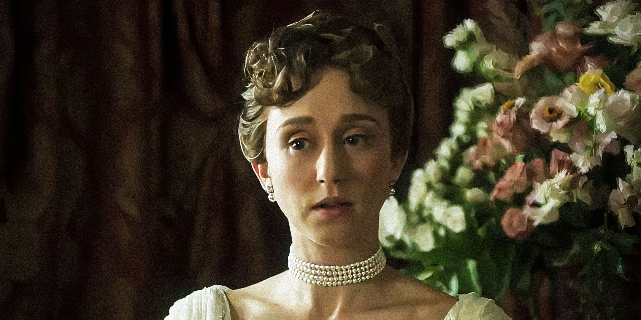 The Gilded Age Temporada 3 presentó en silencio a un artista de la vida real detrás del retrato de Gladys Russell