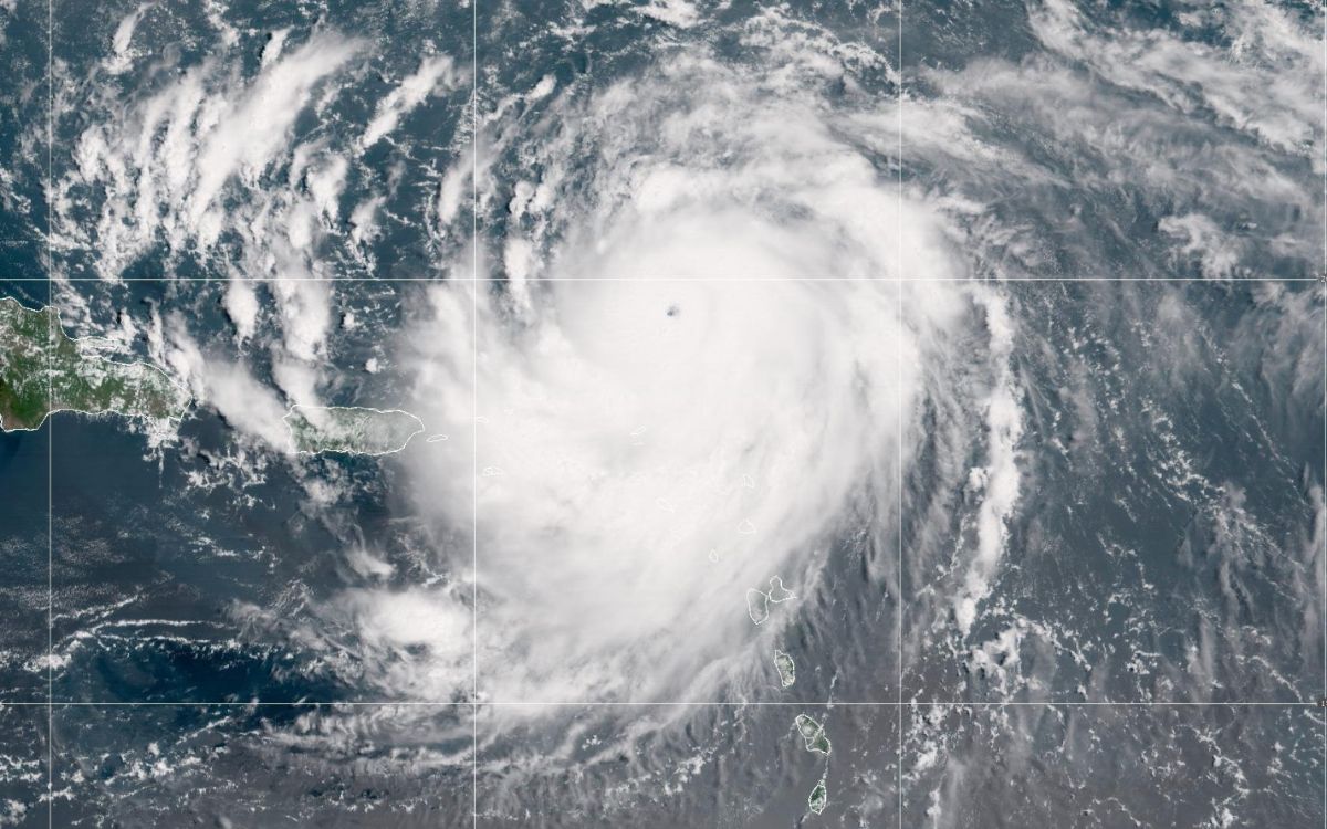'Erin' se convierte en un 'catastrófico' huracán categoría 5 en el Atlántico