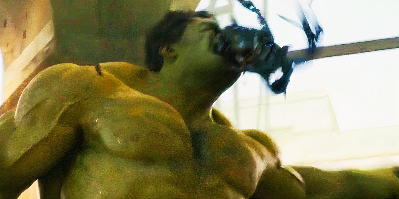 Hulk arrancando la cabeza de un dron de Ultron en Avengers Age of Ultron