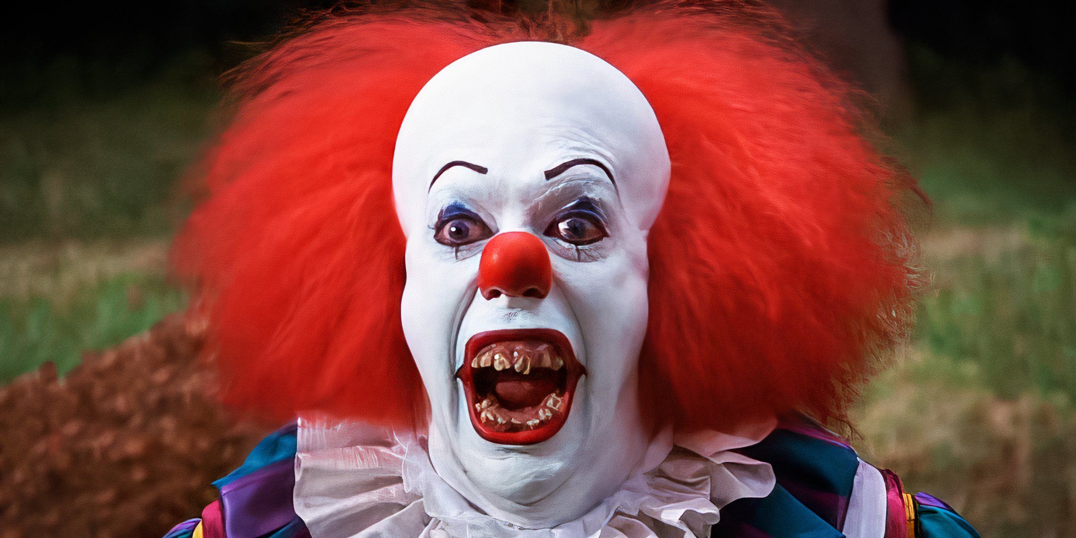 La actuación de Tim Curry en él es una obra maestra, pero su papel más aterrador llegó 20 años después