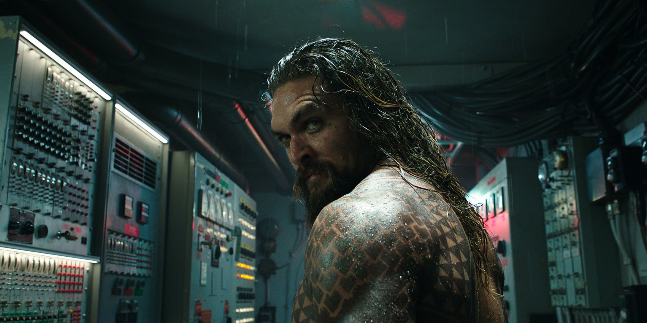 7 años después, la película de superhéroes de $ 1.15 mil millones de Jason Momoa obtiene una reunión increíble