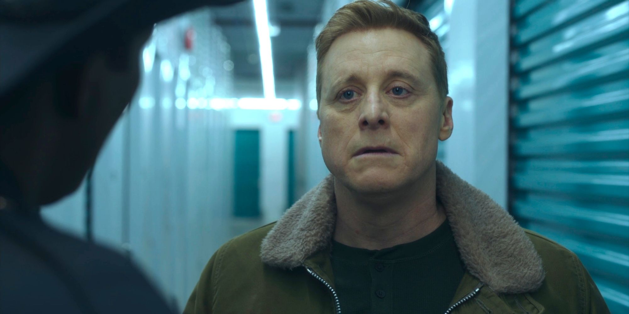 Por qué el alienígena residente de Syfy fue realmente cancelado revelado por la estrella Alan Tudyk