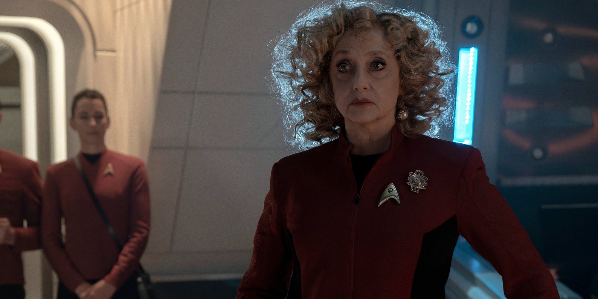 Carol Kane como comandante Pelia en nuevos mundos extraños