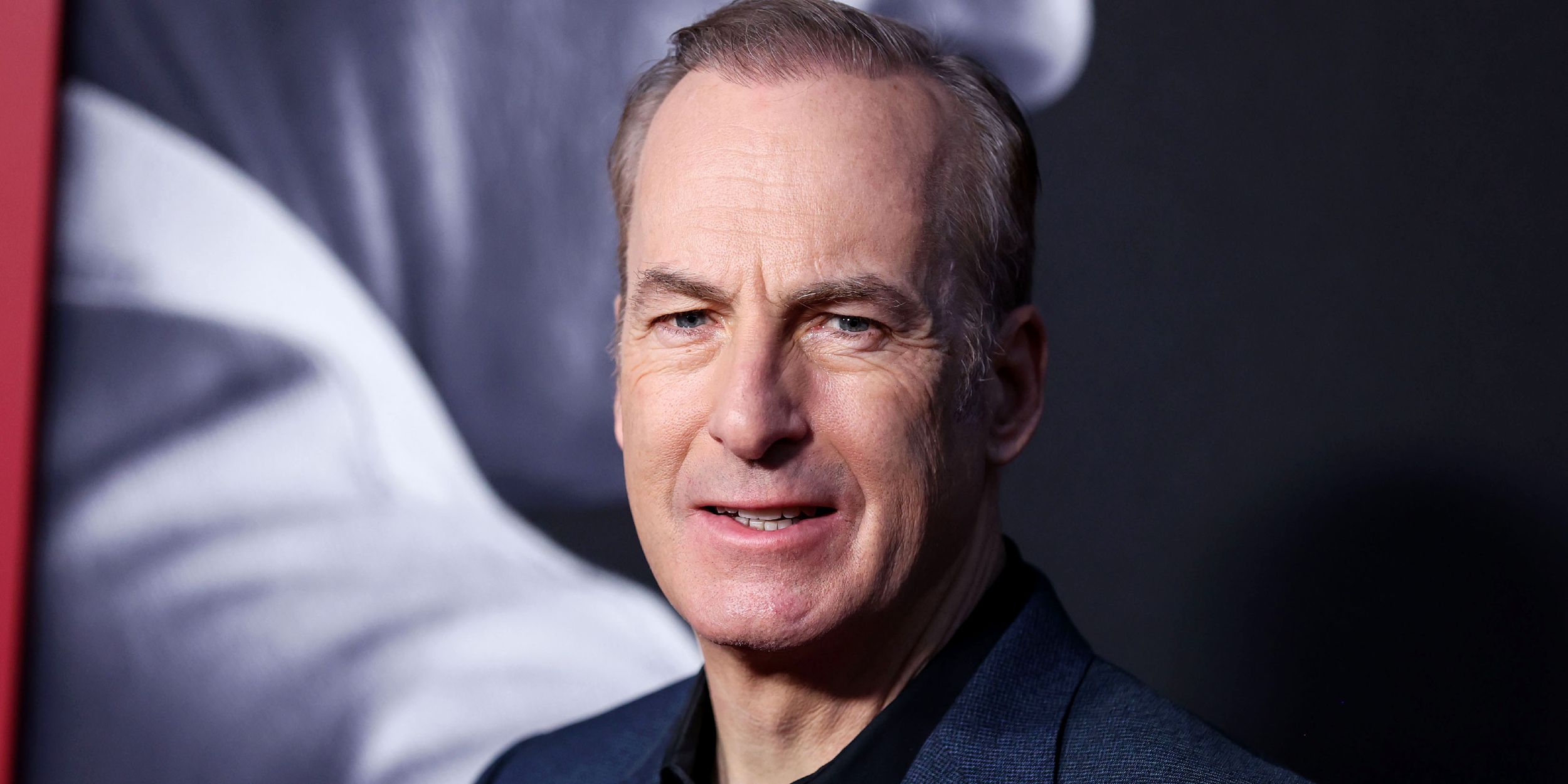 Bob Odenkirk abre sobre su nueva versión del clásico de culto de Tommy Wiseau The Room
