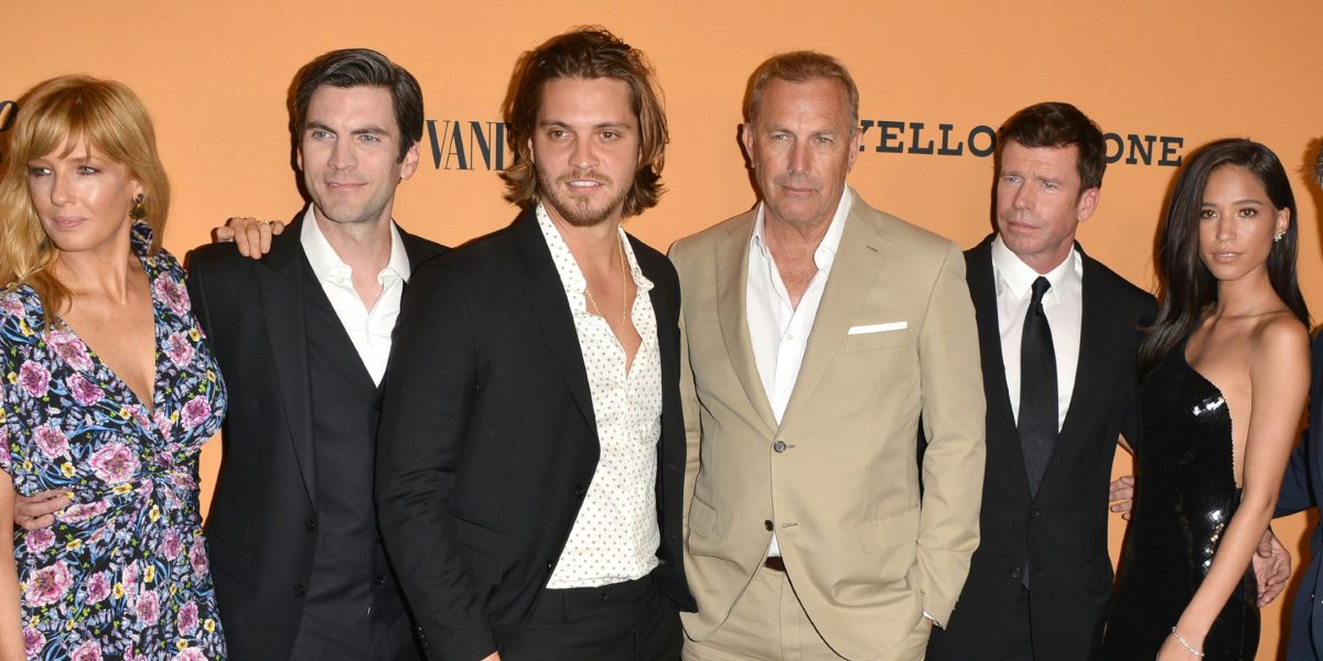 Un comentario de John Dutton paseando en silencio a Yellowstone al final del episodio 1