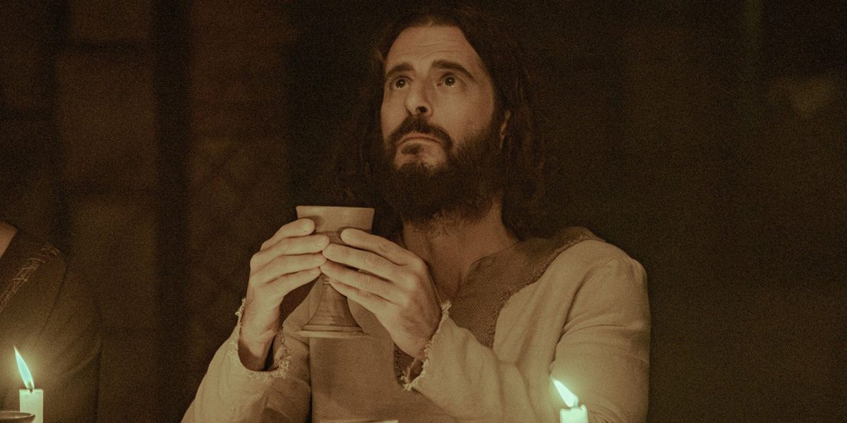 El nuevo programa del creador elegido proyecta la estrella de Bridgerton como figura bíblica clave