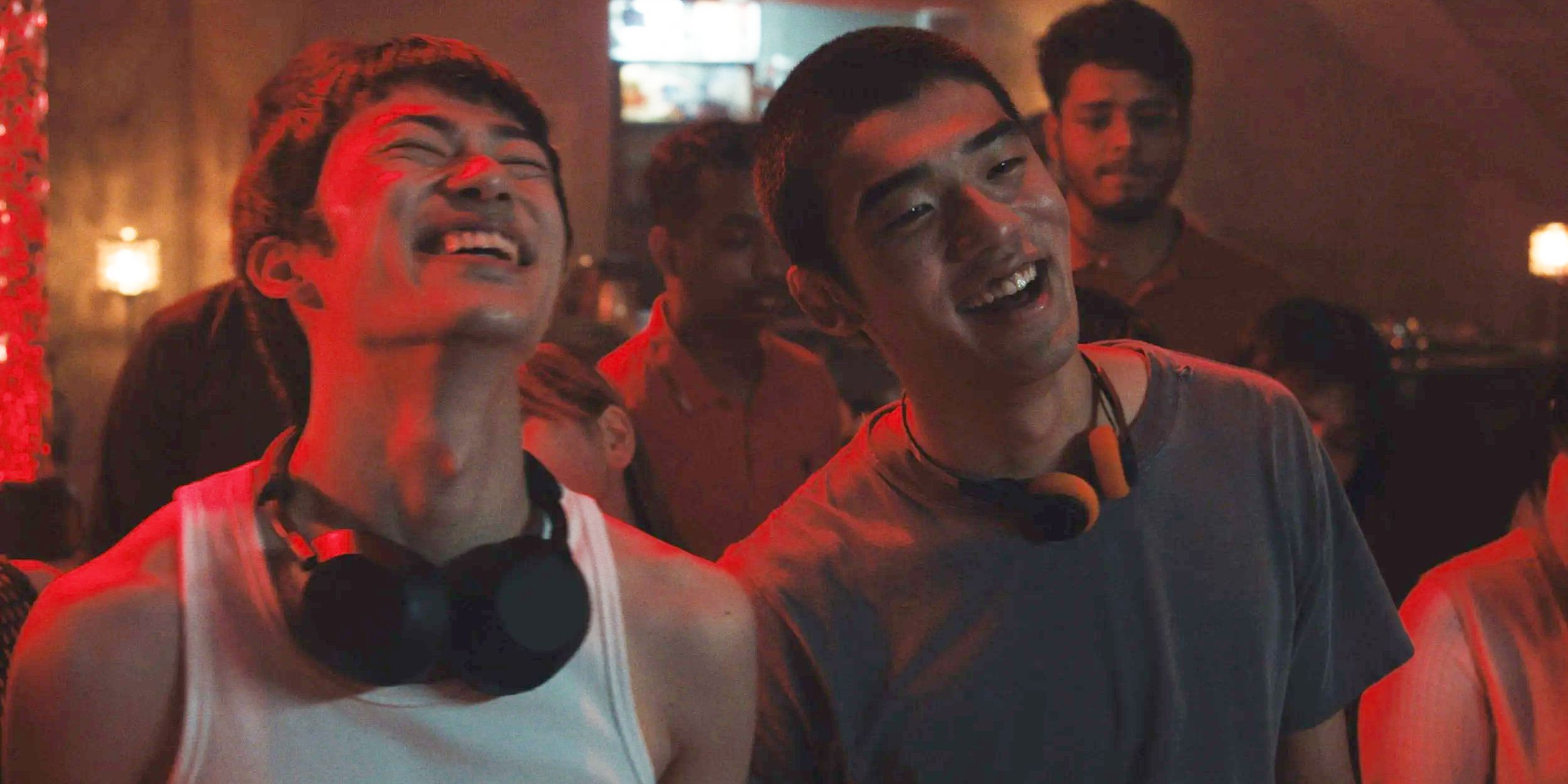 Happyend Review: es genial ver una historia de ciencia ficción distópica con un enfoque firme en los personajes