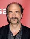 Tiro en la cabeza de Elias Koteas