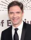 Tiro en la cabeza de Topher Grace