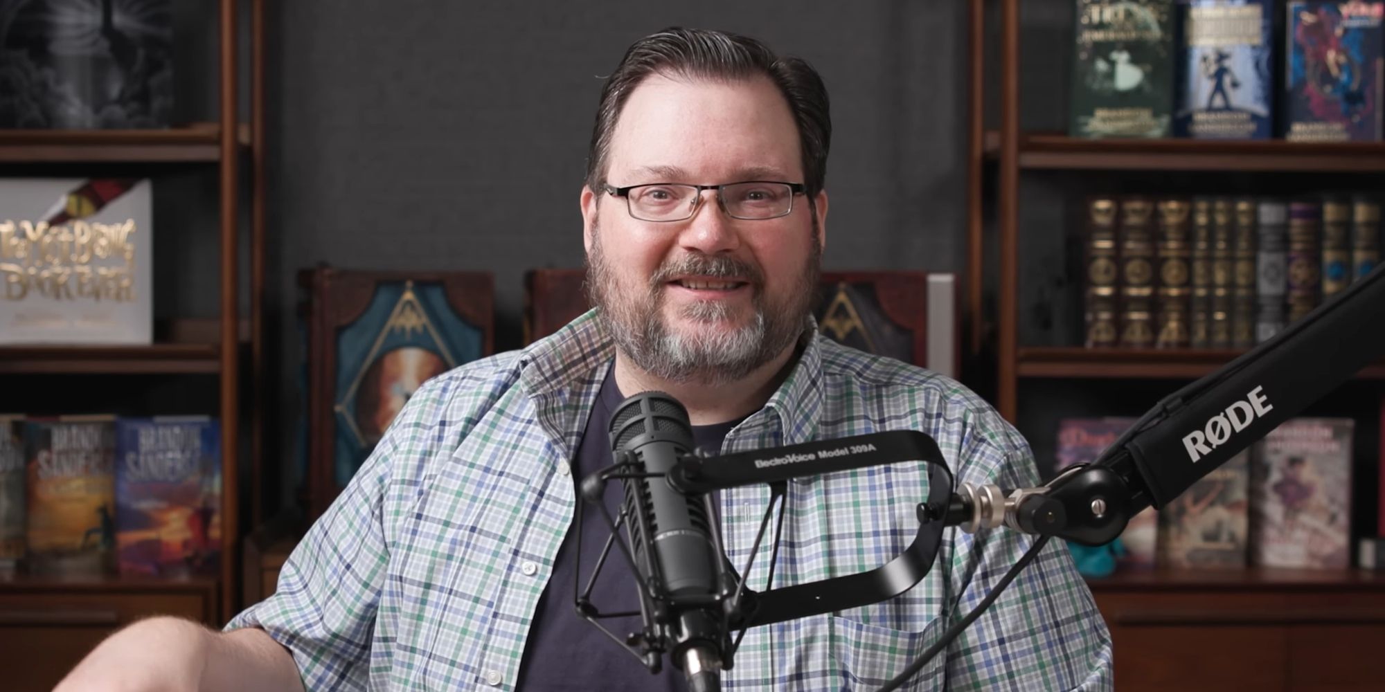 “Raramente me he encontrado con escribir como bueno”: el favorito de Brandon Sanderson es gratis en el pase de juego en este momento