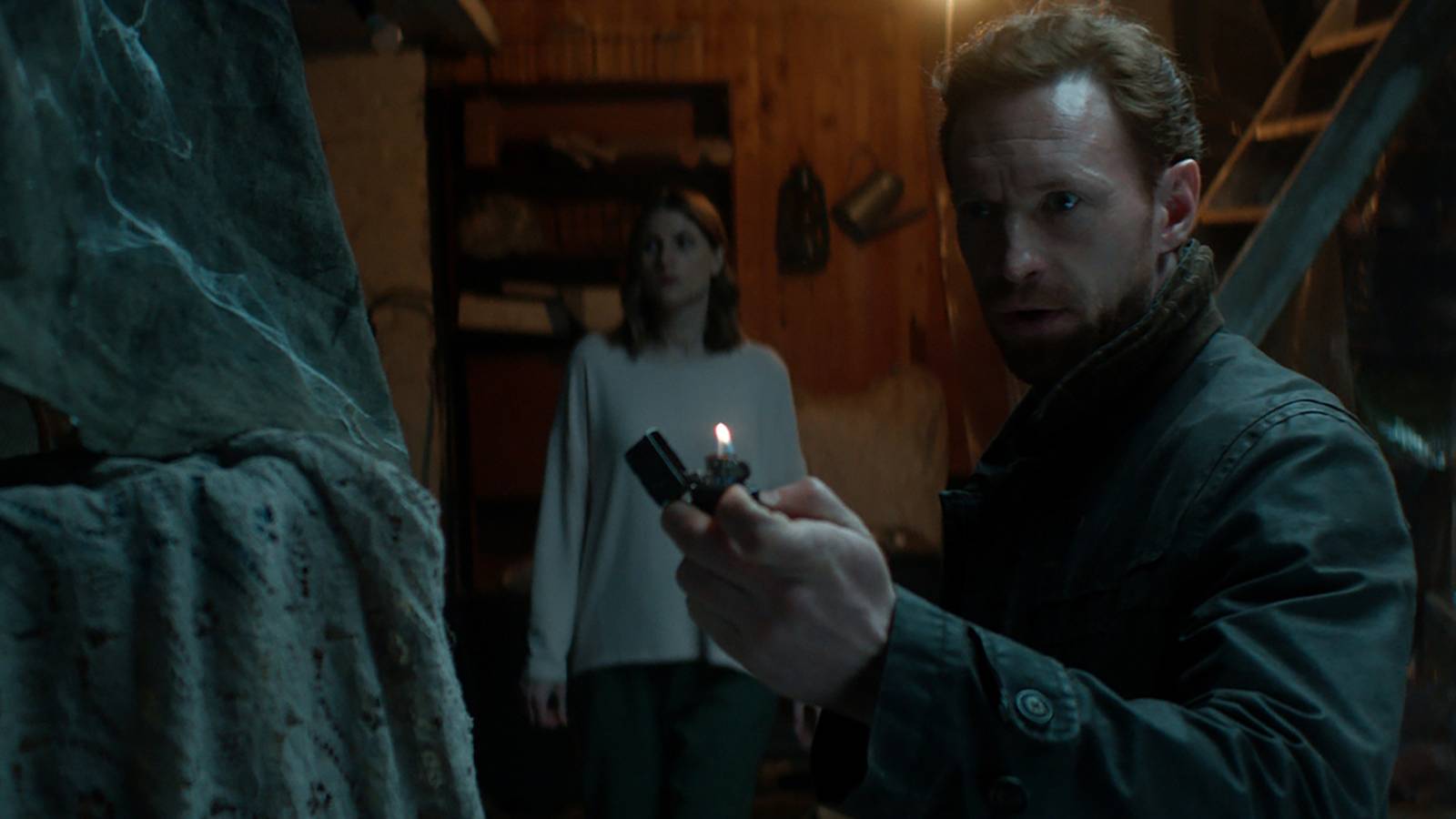 Whisper of the Witch Review: The Bad Dubbing mató a cualquier esperanza para el potencial de esta película de terror intrigante