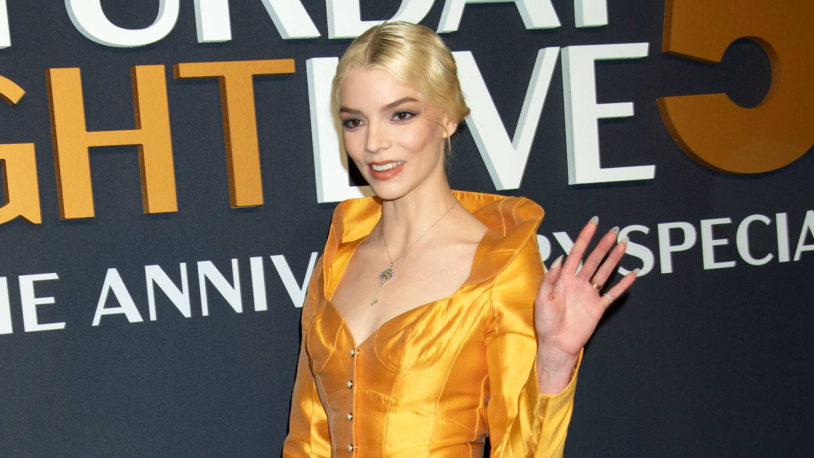 Primero mira a Anya Taylor-Joy y Chris Evans en un nuevo sacrificio de aventura de acción