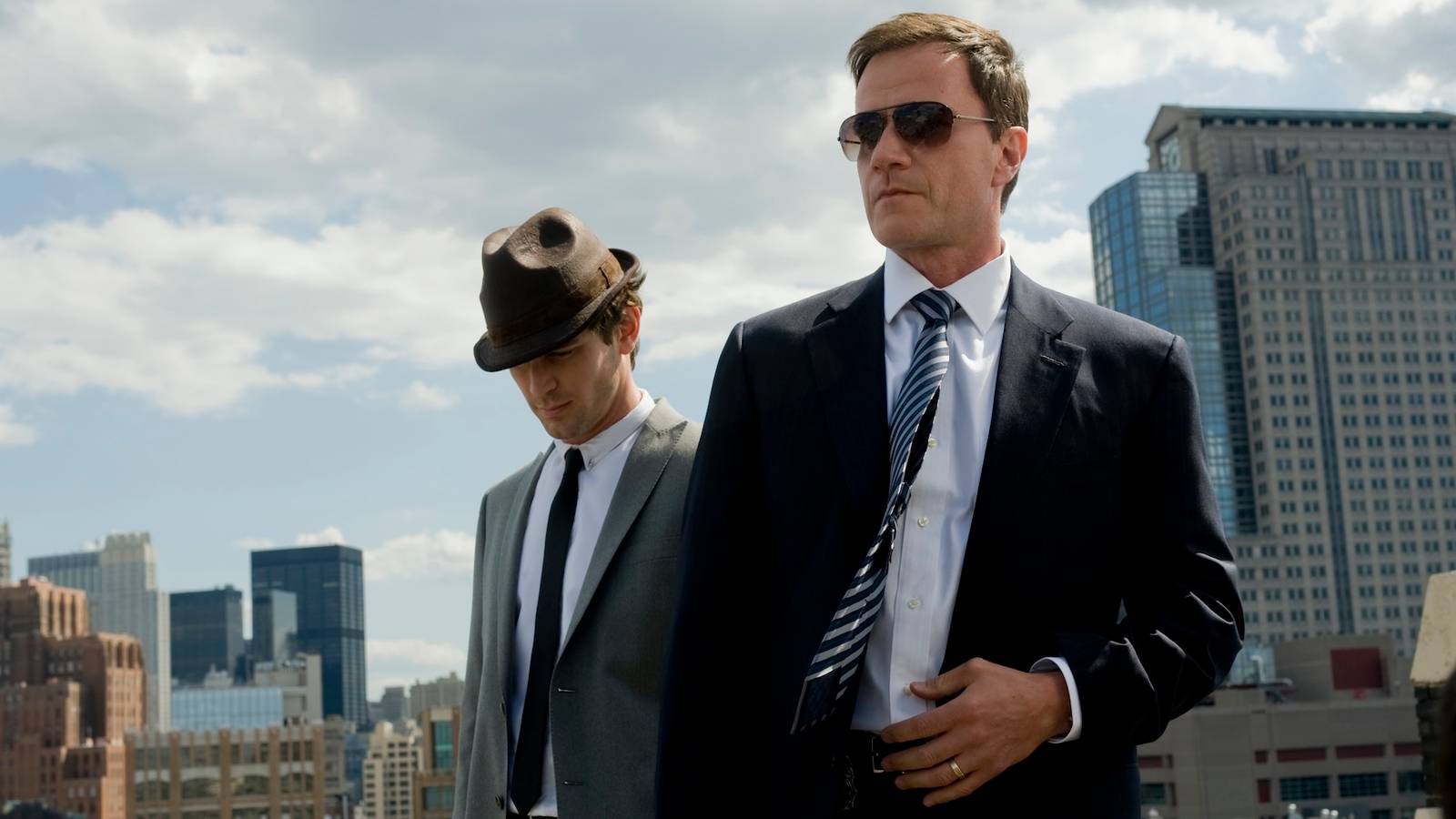 Mientras espera el reinicio del cuello blanco, vea el exitoso reemplazo de Golden Girls de su estrella más grande