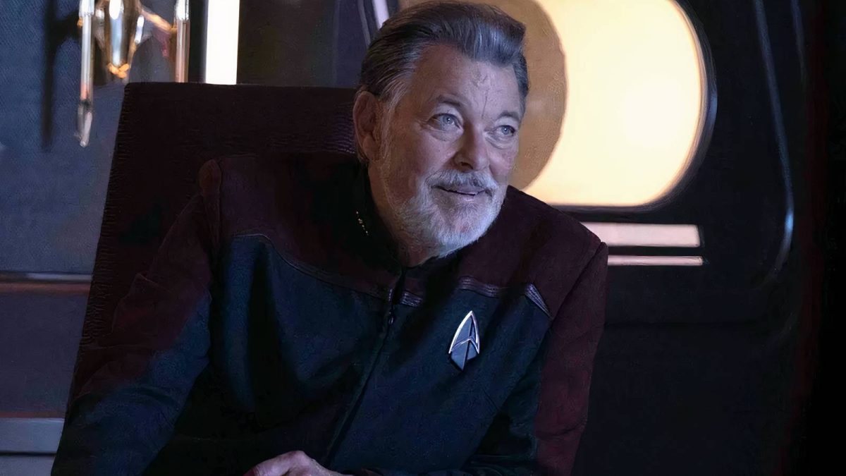 Strange New Worlds Actores Alabado al director de Star Trek Jonathan Frakes: "Él quiere estar en la acción"