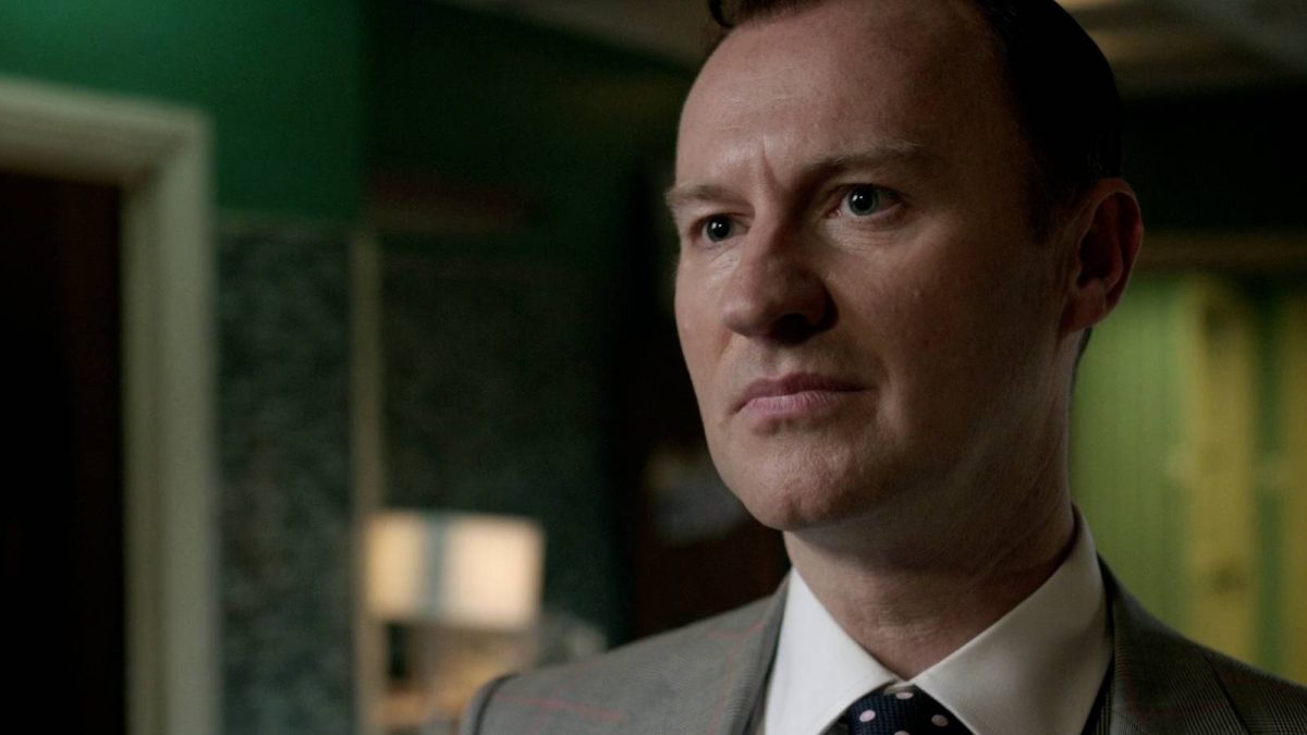 La comedia detective del cocreador de Sherlock recibe emocionantes actualizaciones de la temporada 2