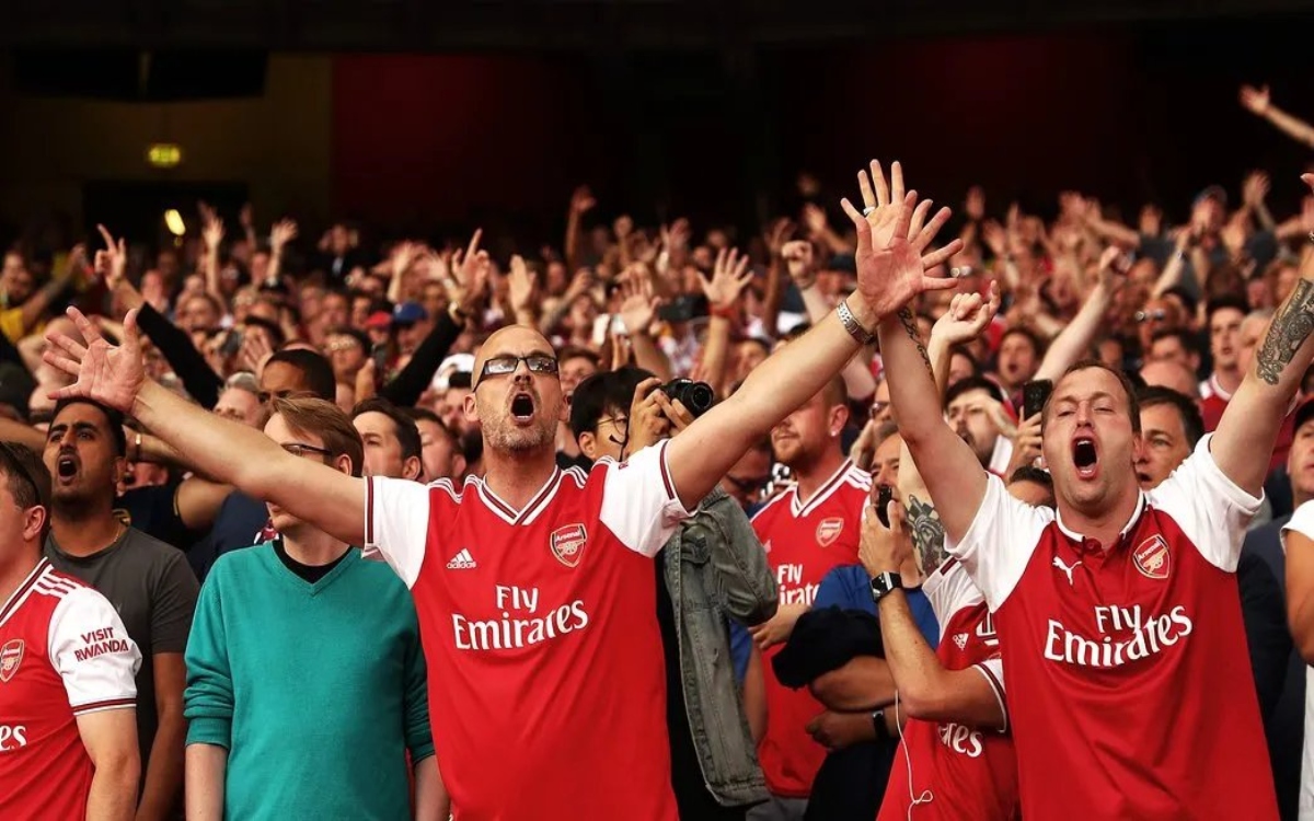 Arsenal sanciona a 17 aficionados por 'comportamiento abusivo y discriminatorio'