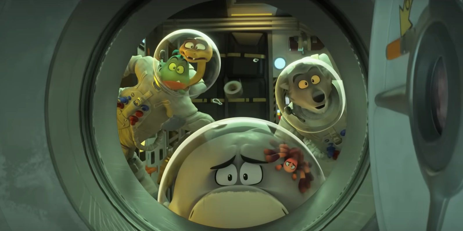 Los malos que usan trajes espaciales en los malos 2