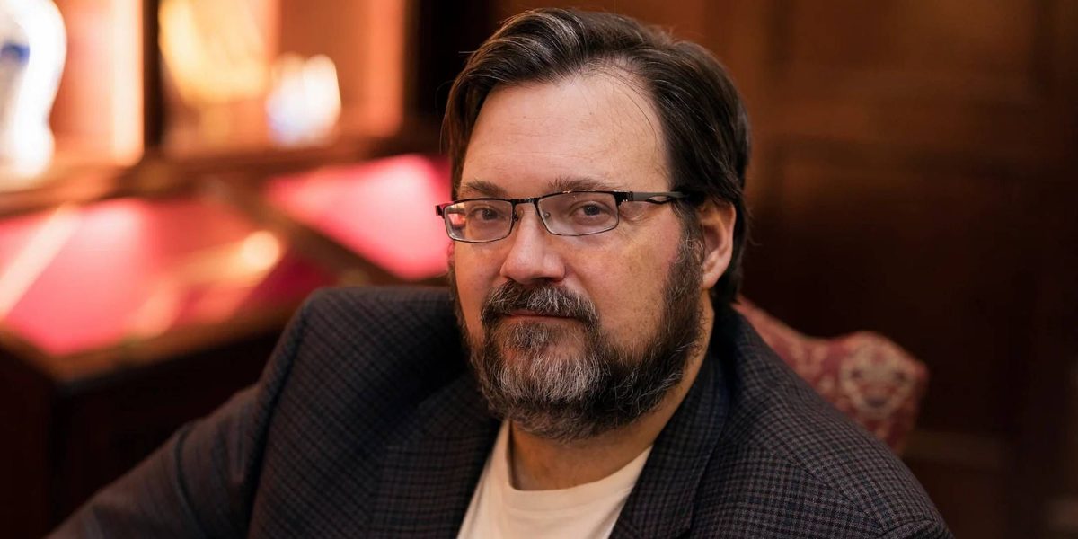 Brandon Sanderson "rara vez se ha encontrado con escribir tan bien" como este juego con un 95 en Metacritic