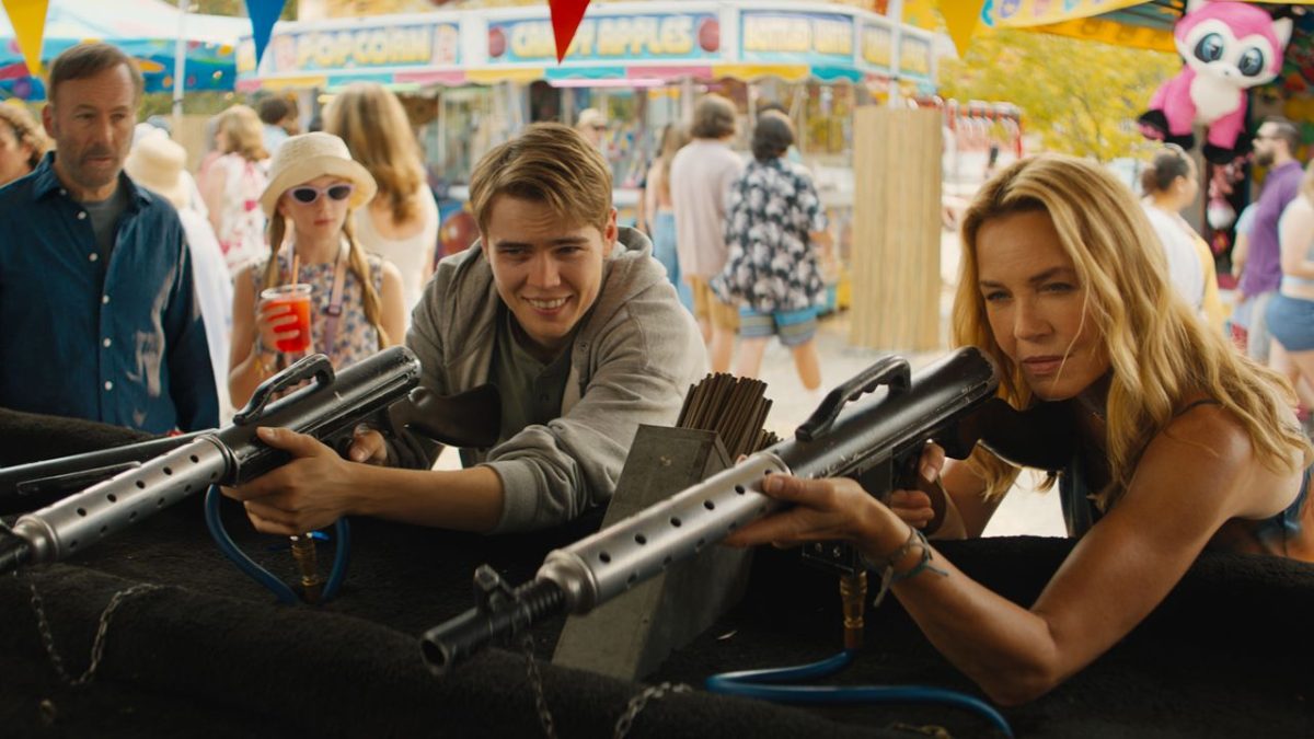 Connie Nielsen de nadie 2 recuerda sus propias vacaciones de la infancia mientras dispara aros