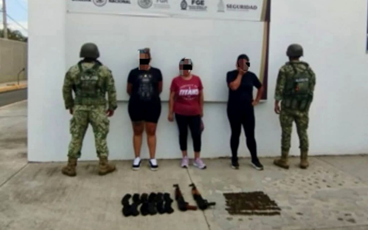 Culiacán | Detienen a tres mujeres con armas, teléfonos y monederos