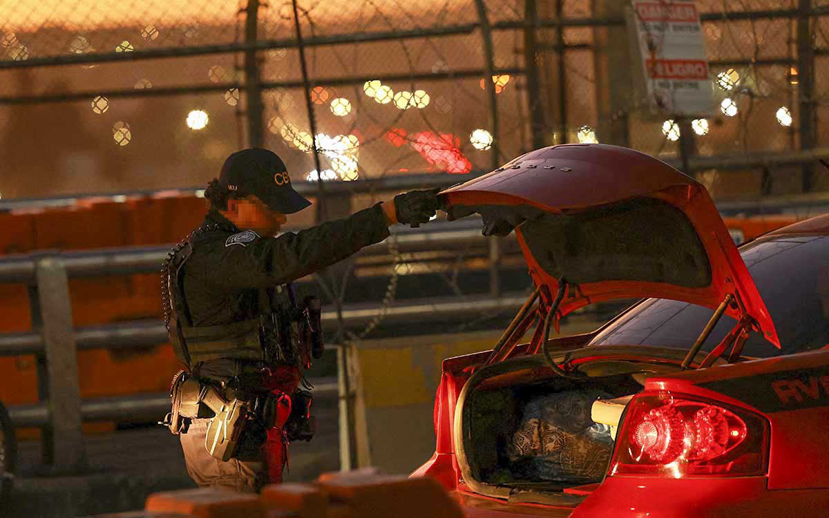 El Cártel de Sinaloa emplea nuevas tácticas y sobornos para mantener el tráfico de fentanilo a Estados Unidos: NYT