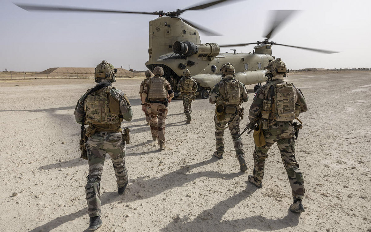 Estados Unidos inicia la retirada de su base principal en Irak: Europa Press