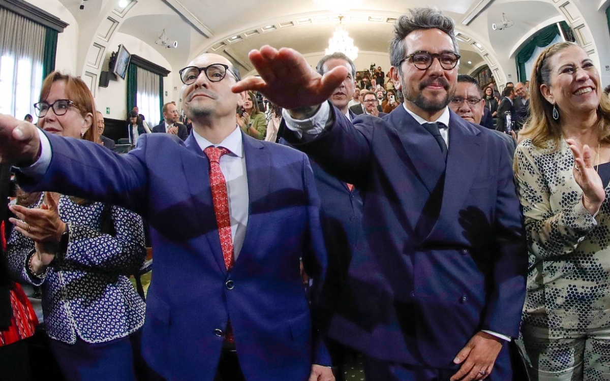 Genaro Lozano rinde protesta como embajador en Italia