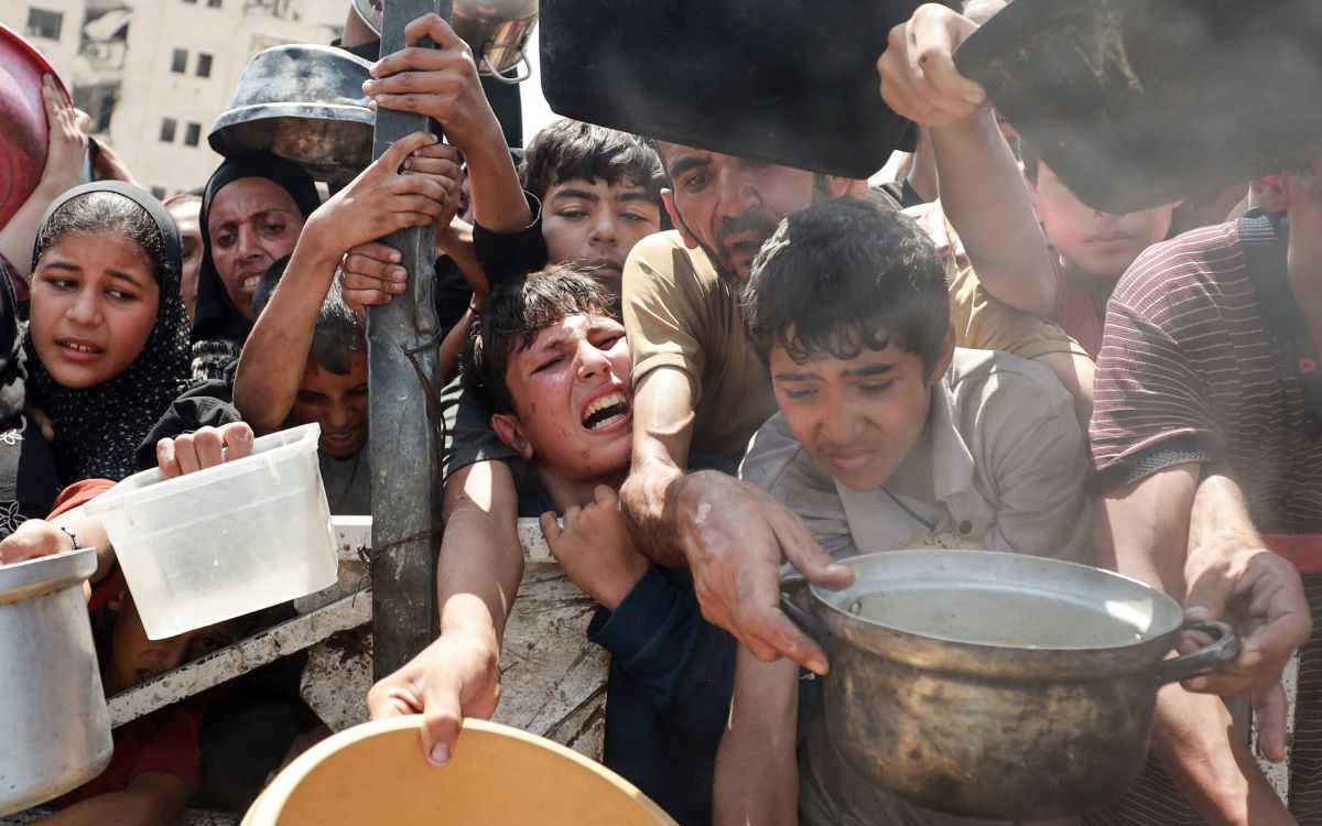 HRW acusa crímenes de guerra por asesinato de palestinos que buscan comida