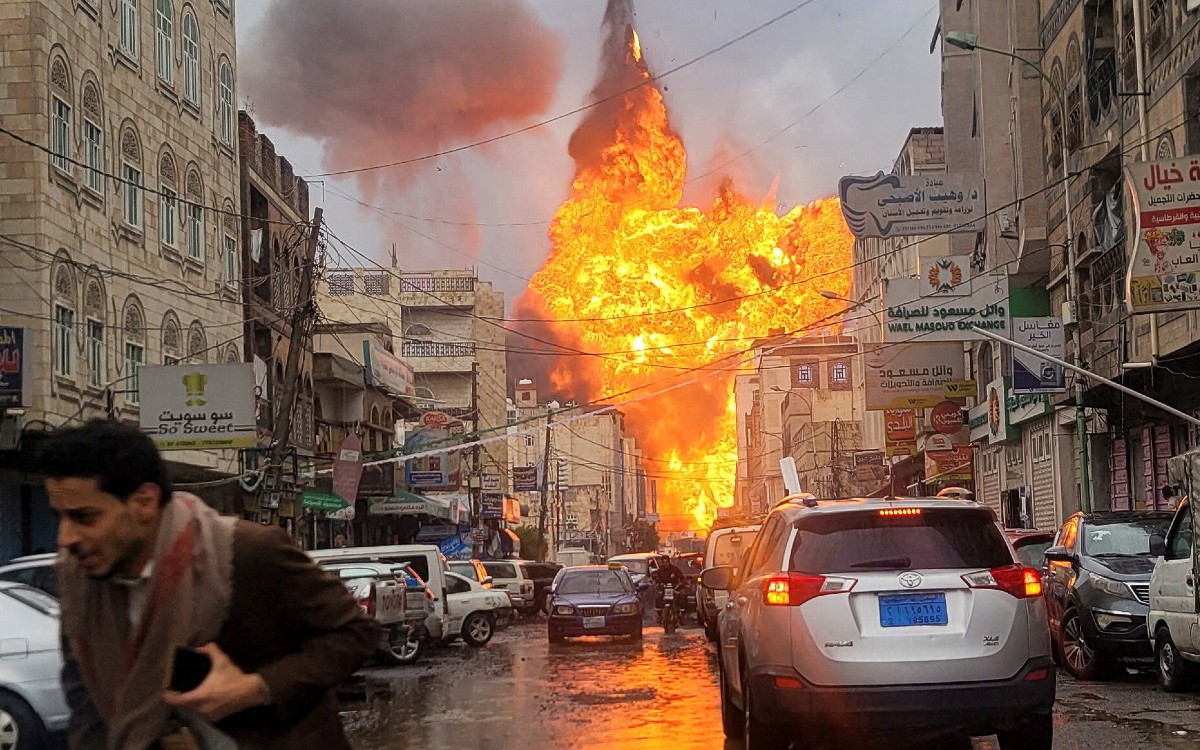 Israel destruye el Palacio Presidencial de Yemen