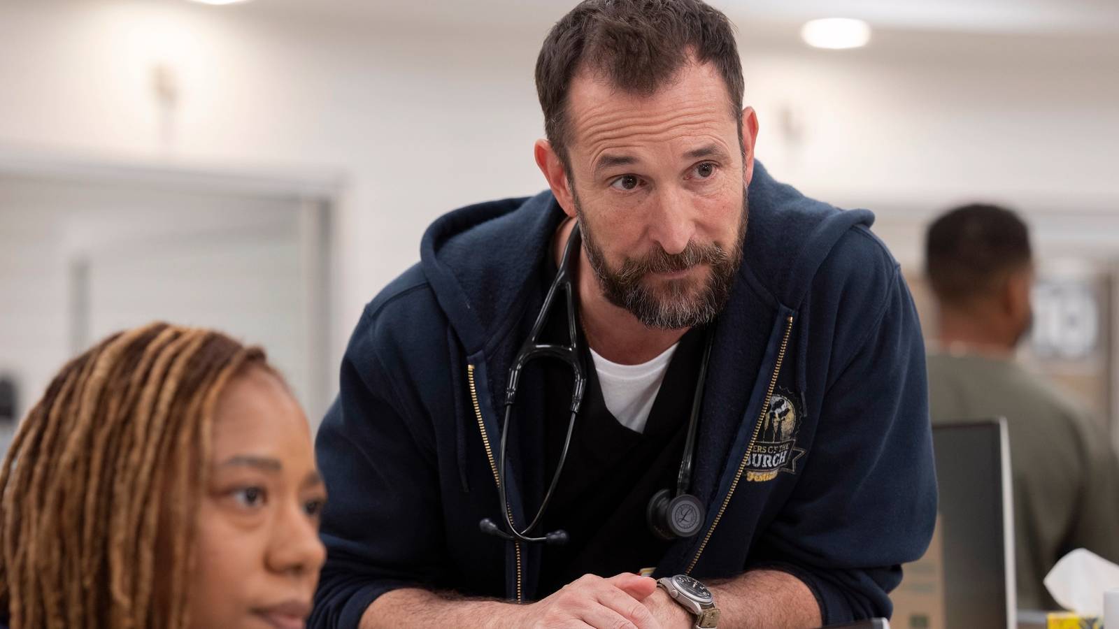 La fecha de lanzamiento de la temporada 2 de Pitt aparentemente confirmada por el productor