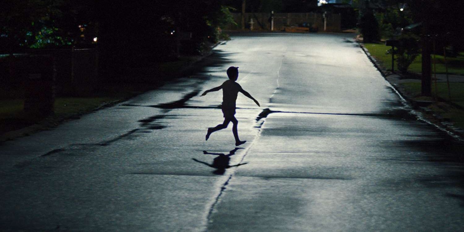 Las armas podrían obtener un seguimiento basado en el único personaje cuya historia de fondo Zach Cregger no lo dijo