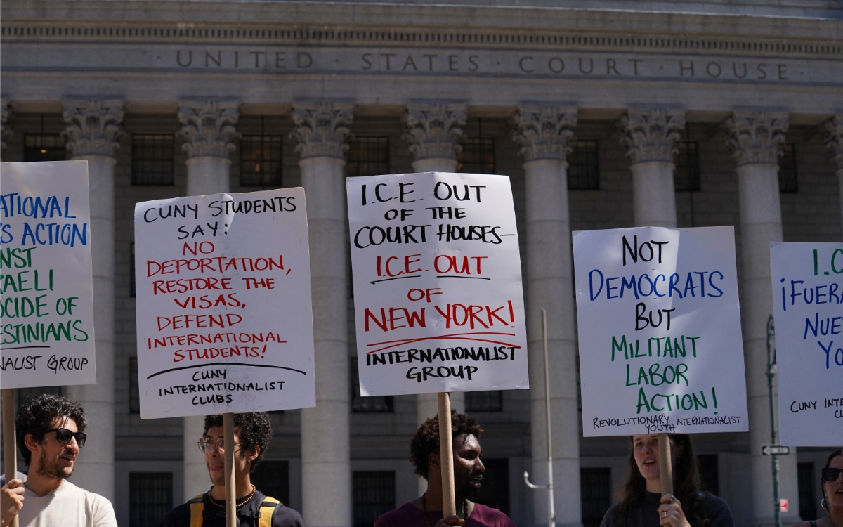 Otro revés a Trump, jueza bloquea deportaciones rápidas de migrantes por violar debido proceso