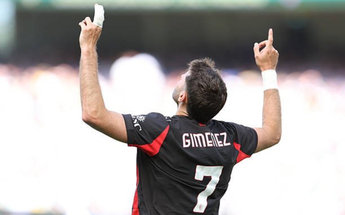 Santiago Giménez es duramente criticado por su físico en Italia | Video