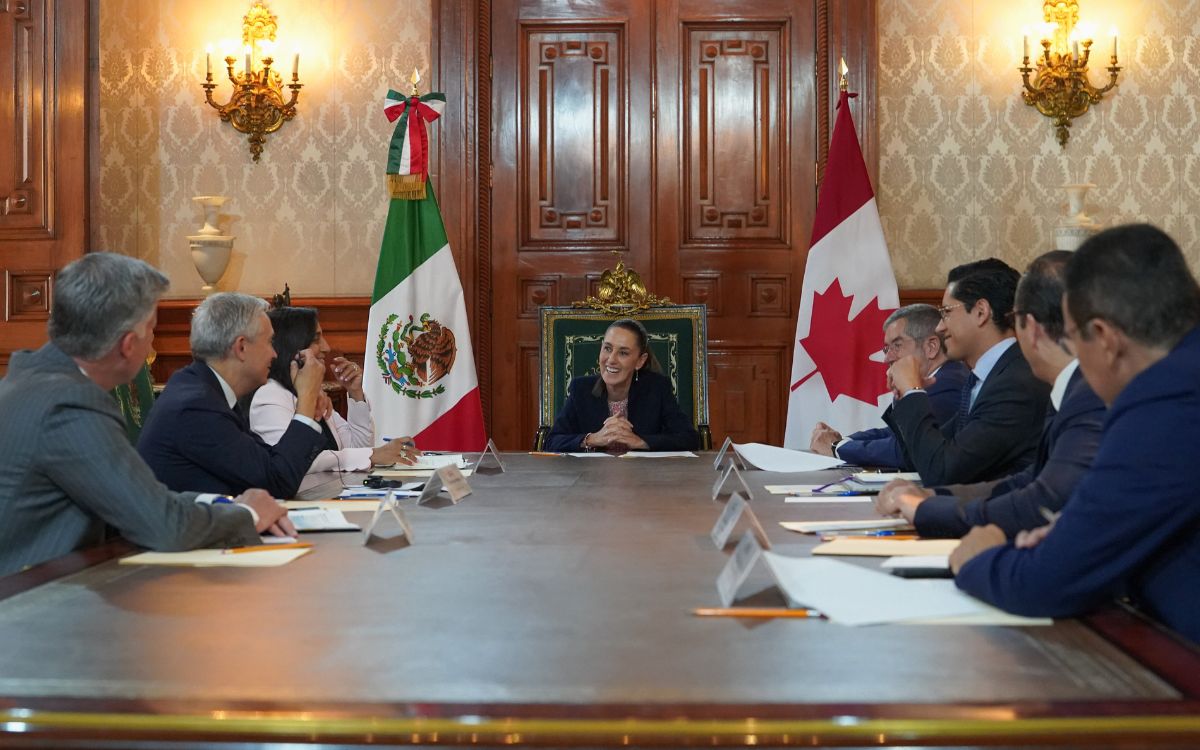Sheinbaum se reúne con delegación canadiense en Palacio Nacional
