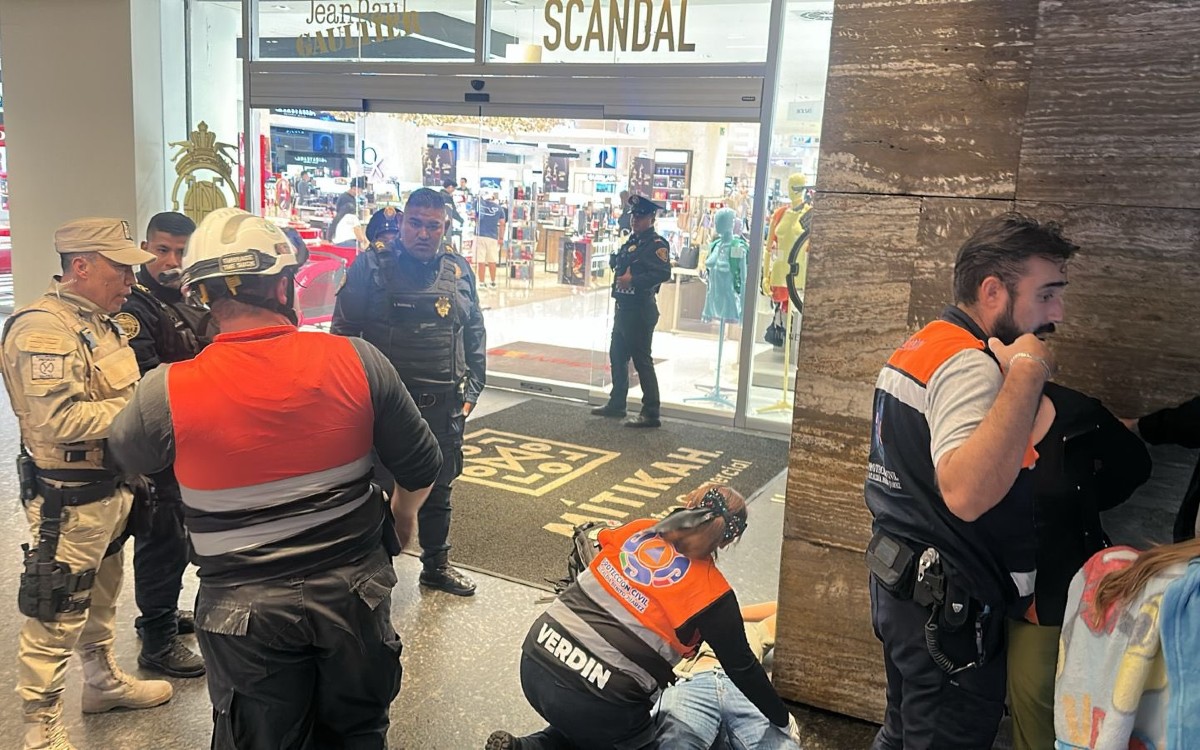 Suspenden plaza Mítikah tras desplome de elevador con saldo de dos heridos