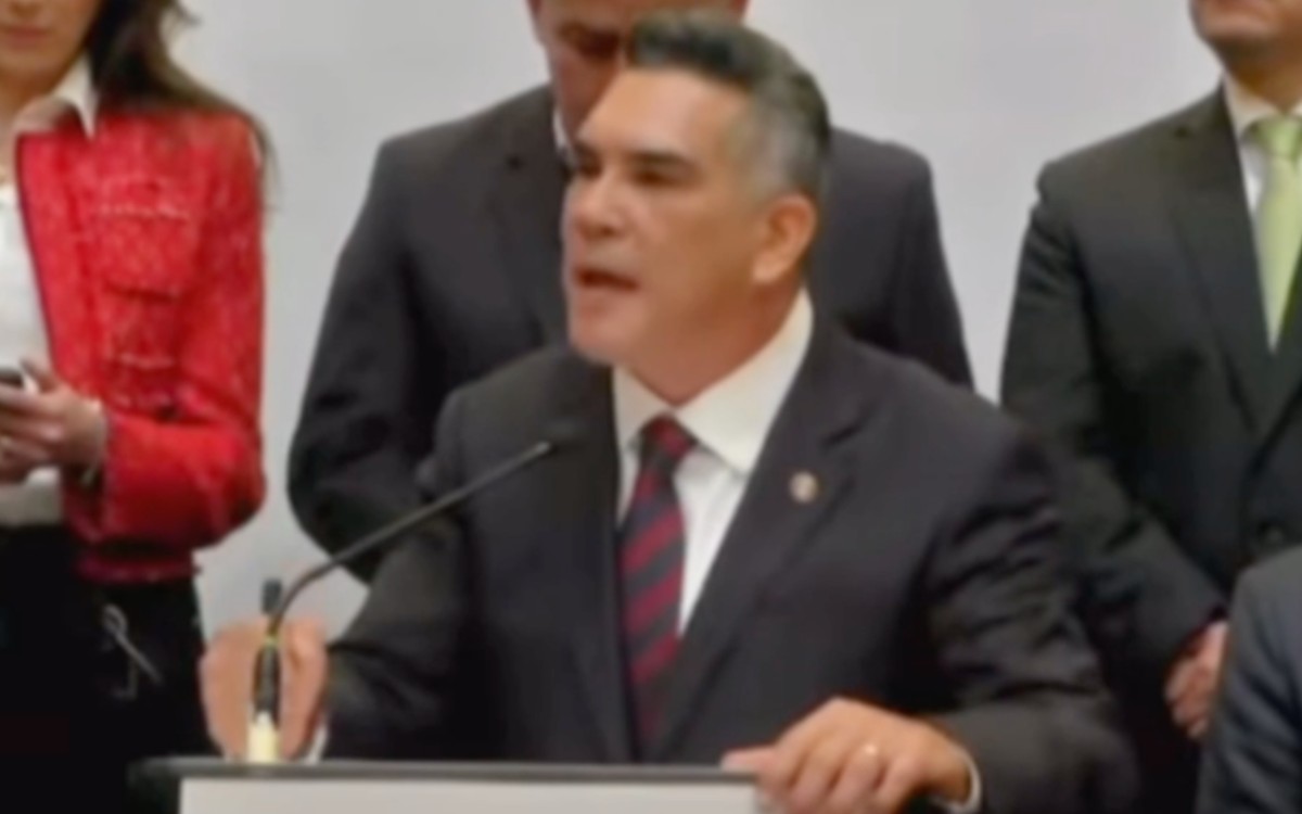 ‘Que venga aquí para que le pegue dos chingadazos’: 'Alito' a Fernández Noroña