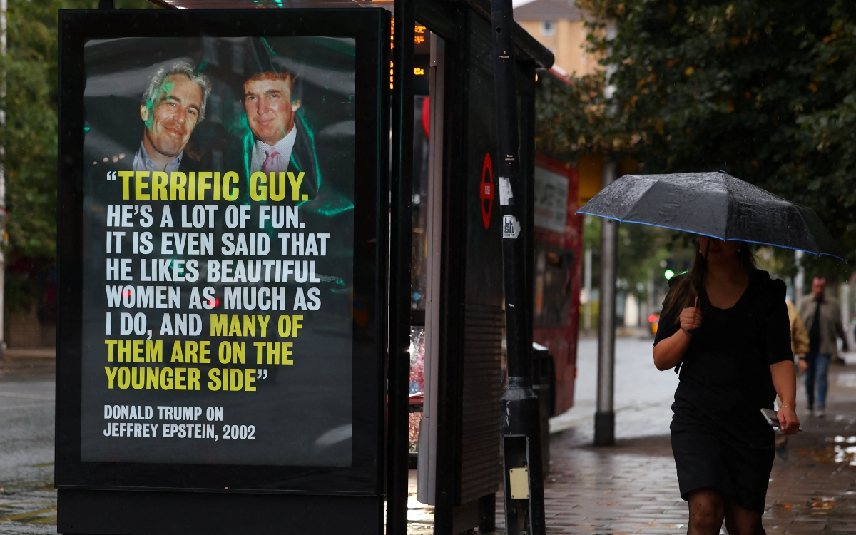 'No es mi firma', asegura Trump sobre carta de cumpleaños de Epstein