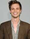 Tiro en la cabeza de Matthew Gray Gubler