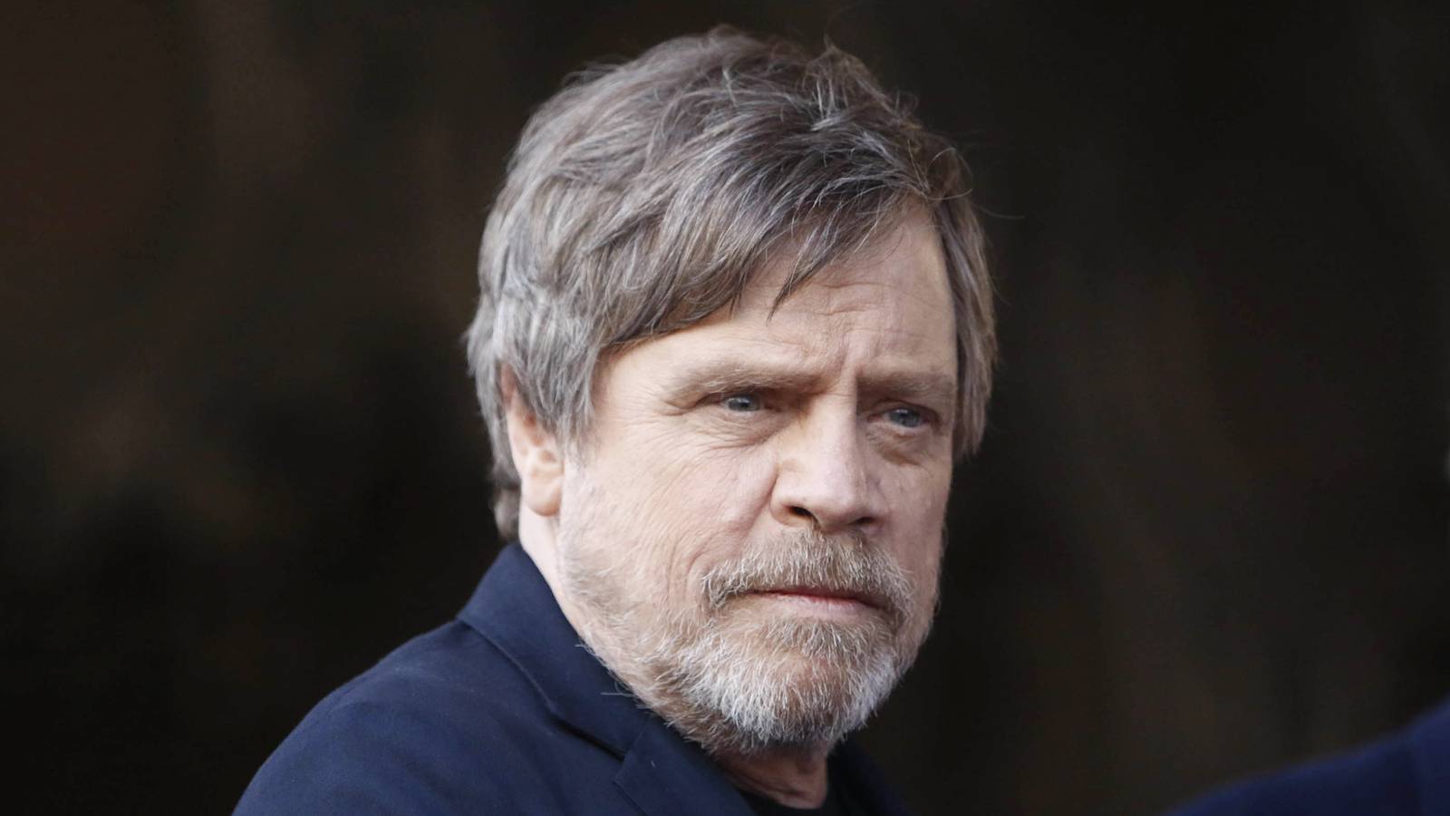 Mark Hamill promociona su villano de Stephen King en la larga caminata: “Me encanta ser odiado”