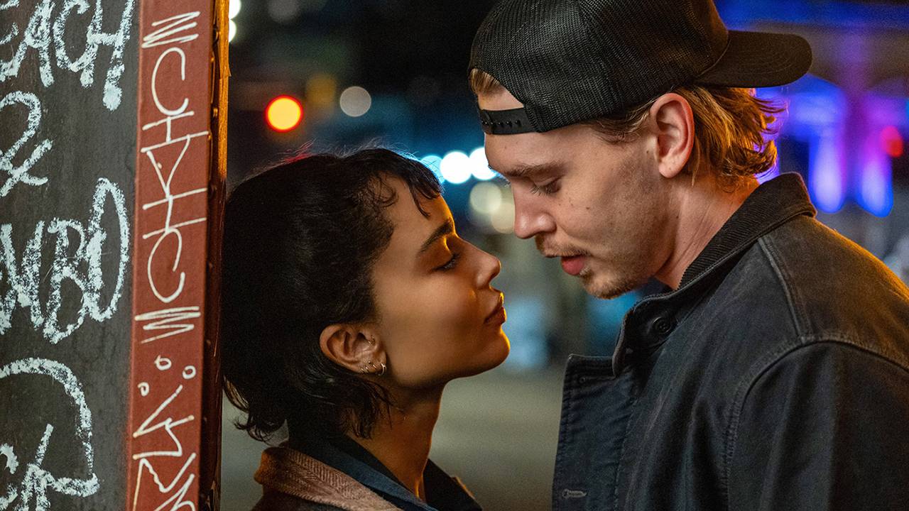 Austin Butler y Zoë Kravitz están “hartos” en su nuevo romance en la pantalla